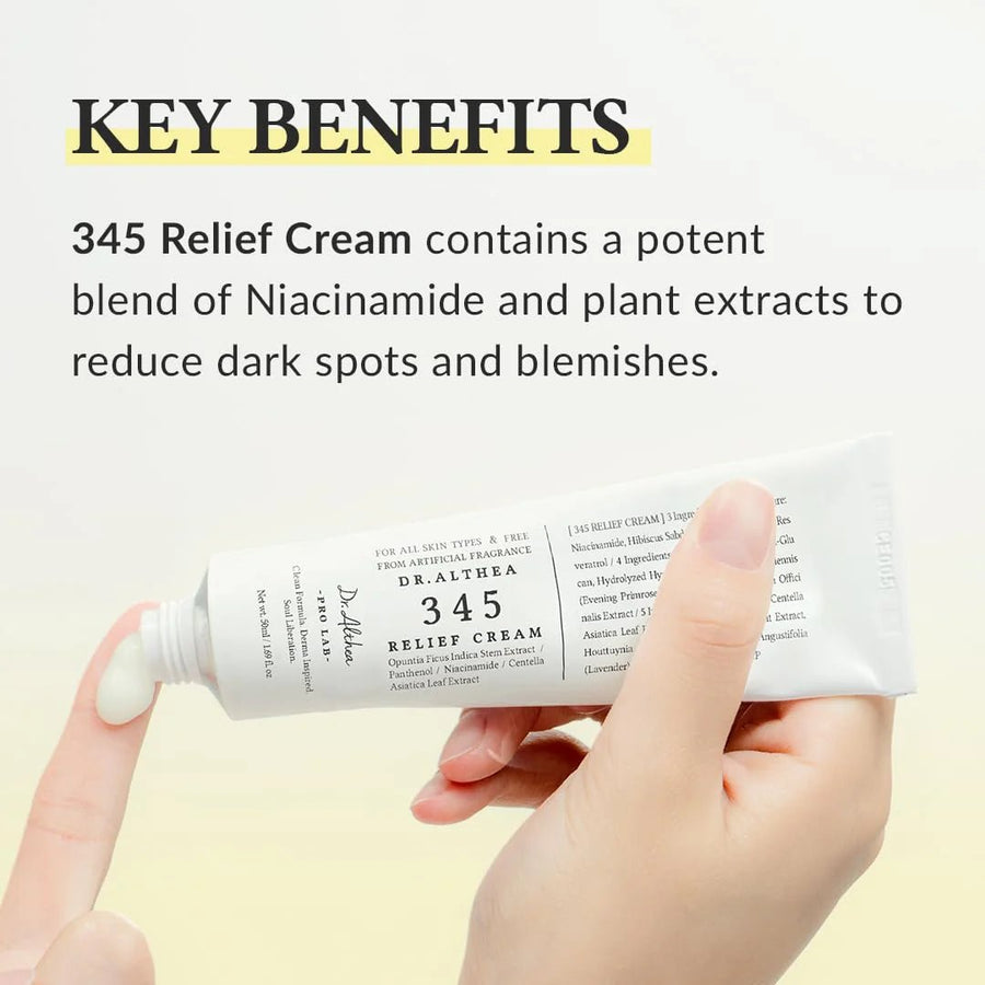 Dr. Althea 345 Relief Cream textuur uitgesmeerd op de hand